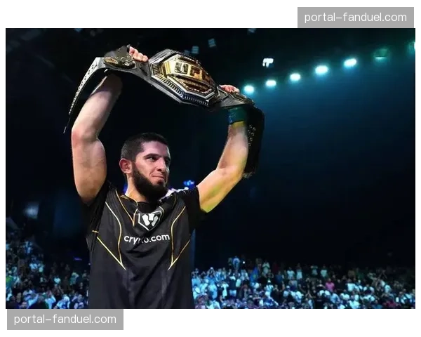 赛后新闻发布会，马哈切夫表示愿意升重挑战佩雷拉