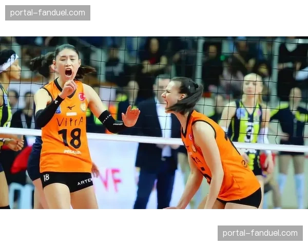 数据亮点：土耳其伊萨奇巴希女排在欧冠比赛中共有五人得分上双