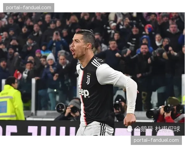 马伦帽子戏法后跪地庆祝，罗马锋线找到新答案