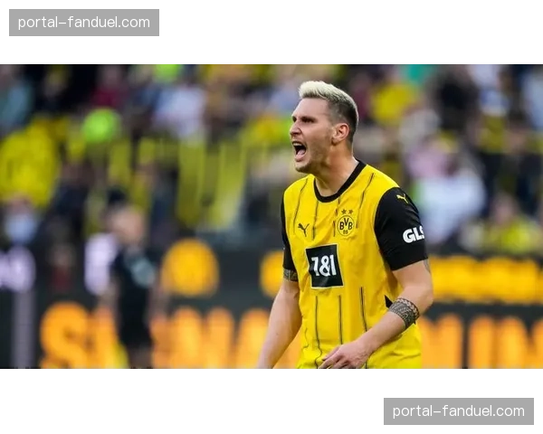 聚勒比赛中滑倒扭伤膝盖，多特生涯即将结束